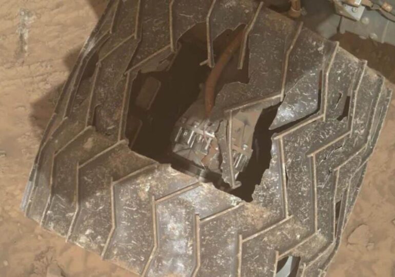 NASA’s Curiosity Rover Faces Wheel Damage but Continues to Thrive on Mars