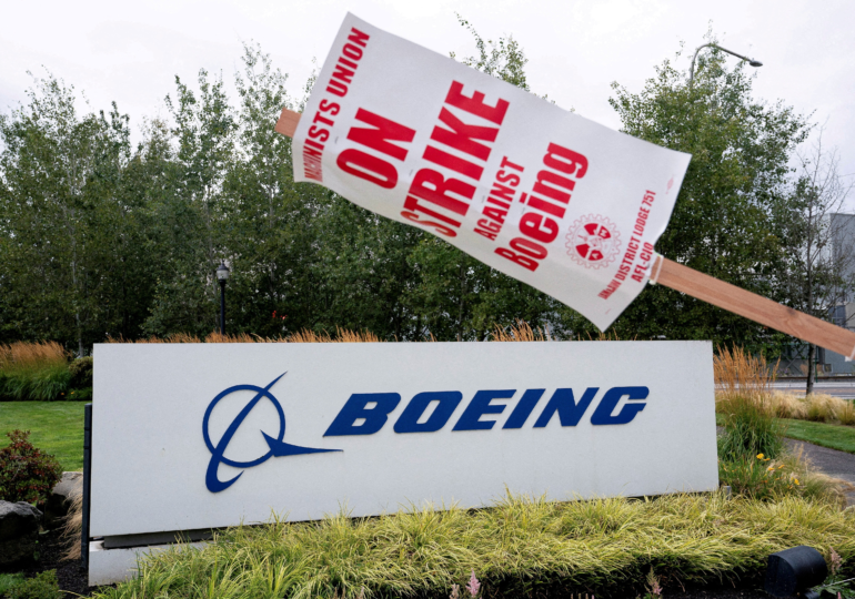 Boeing Withdraws Pay Offer, Halts Talks as Strike Nears Fourth Week