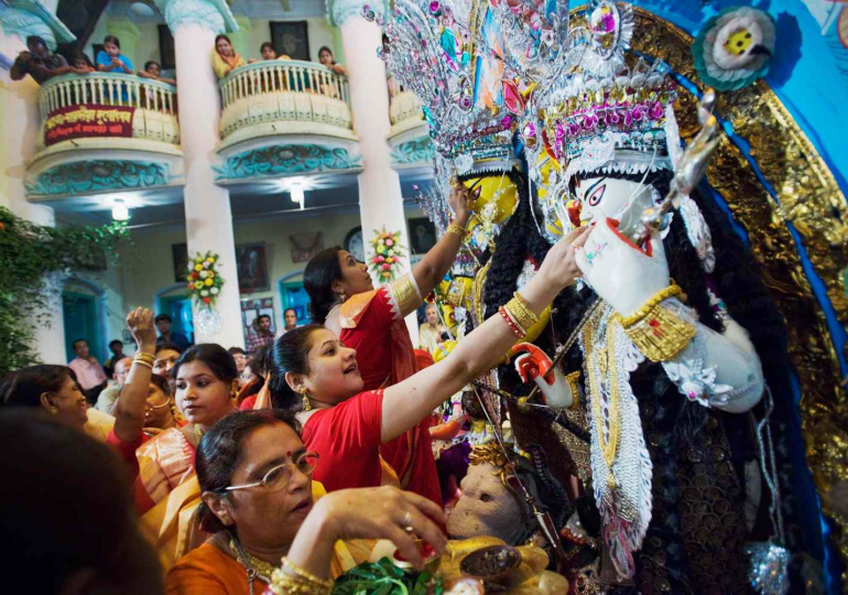 Art Becomes Outrage: Kolkata’s Durga Puja Confronts Crime Against Female Doctor