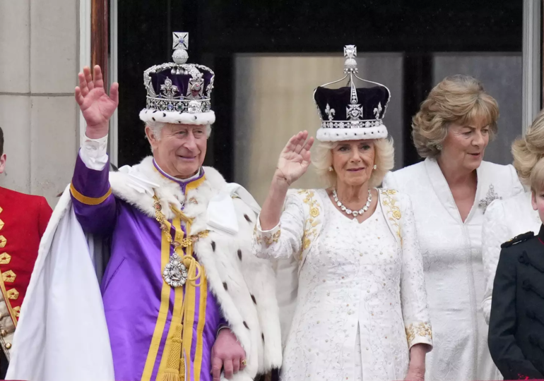 King Charles and Queen Camilla Greet Enthusiastic Crowds During Australia Tour