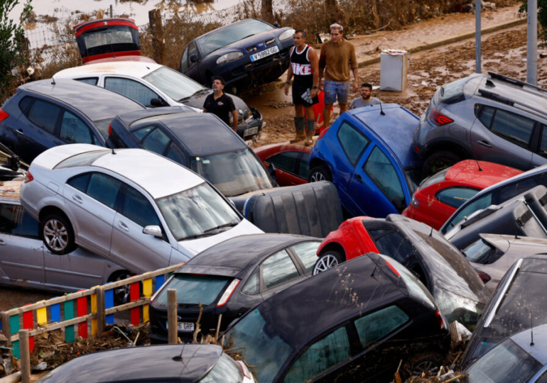 Thousands of Volunteers Mobilize for Massive Cleanup After Devastating Spanish Floods