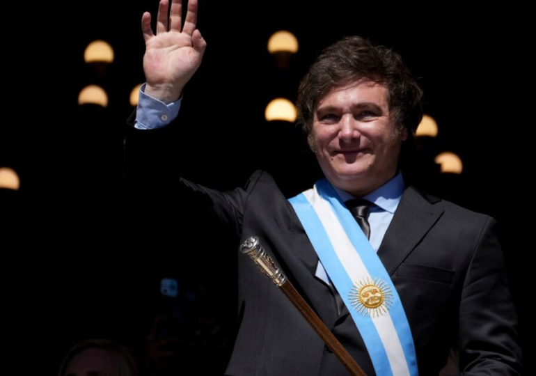 Argentina Investors Bet on Milei’s Popularity as Economic Reforms Gain Traction