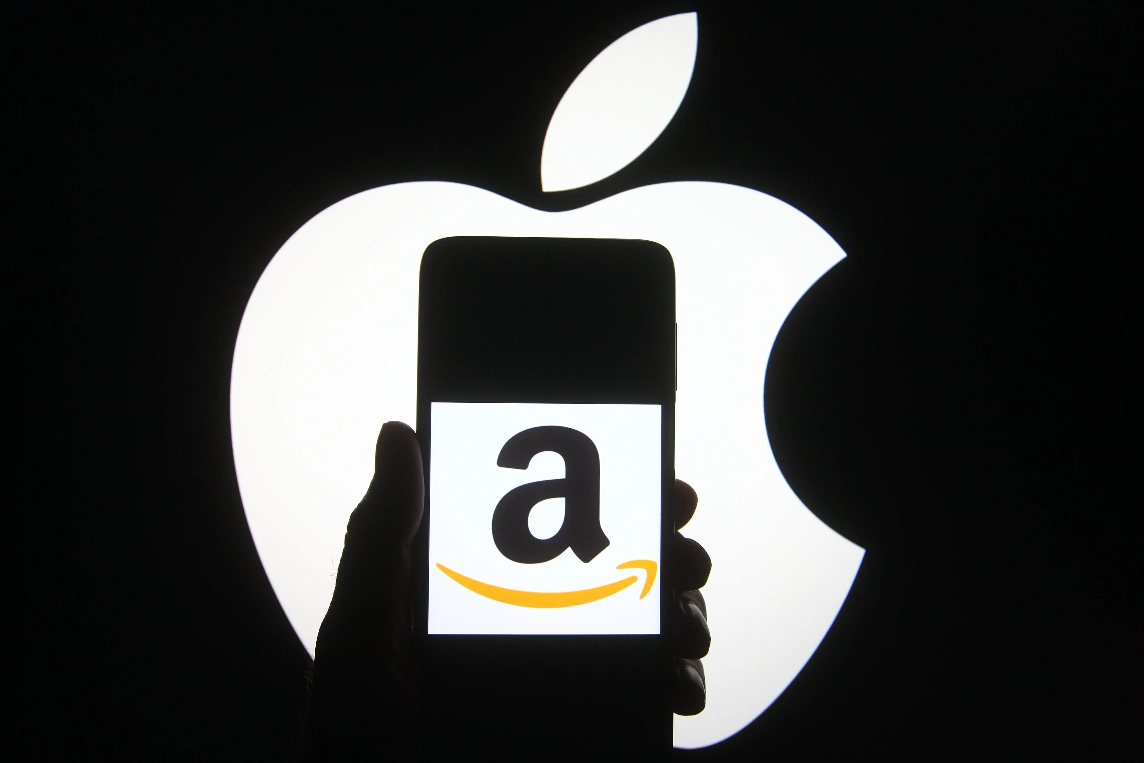 Apple and Amazon Defeat $600 Million UK Lawsuit Over Alleged Collusion