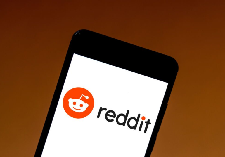 Reddit Misses Daily Visitor Estimates Due to Google Algorithm Change, Shares Drop